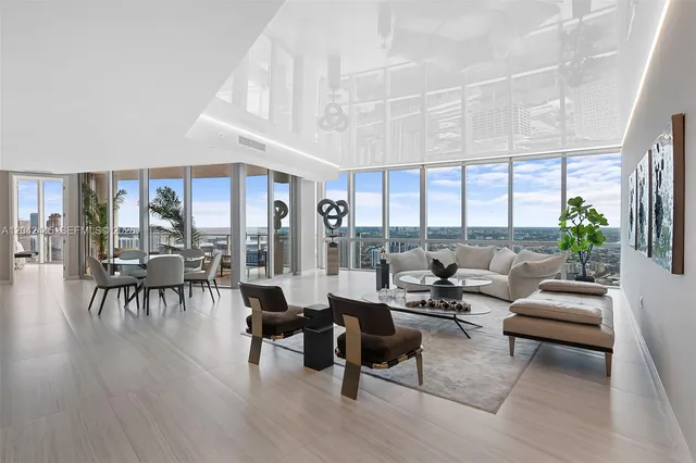 4-bedroom home at 851 NE 1st Avenue #4912, Miami