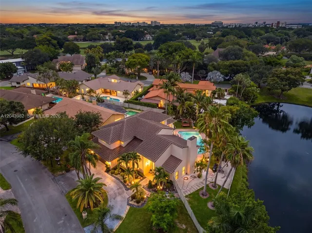 5-bedroom home at 962 SW 93rd Terrace, Plantation