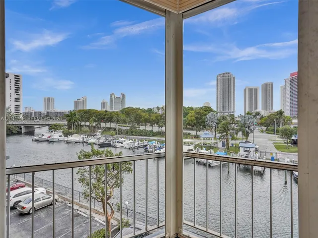 1-bedroom home at 200 Diplomat Parkway #432, Hallandale Beach