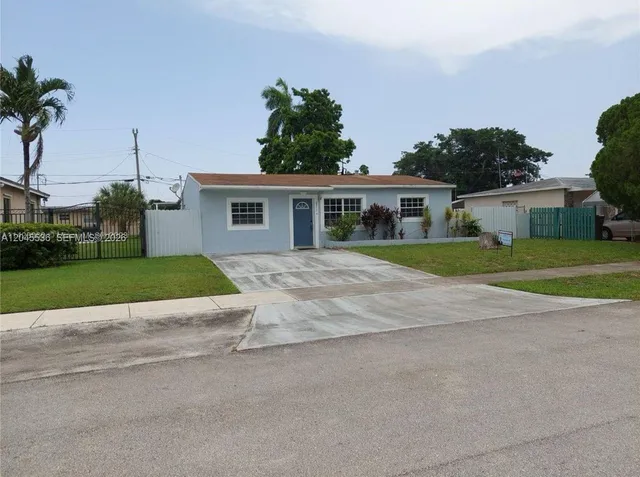 3-bedroom home at 4211 SW 38th Street, West Park
