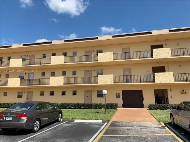 1-bedroom home at 201 Berkley Road #204, Hollywood