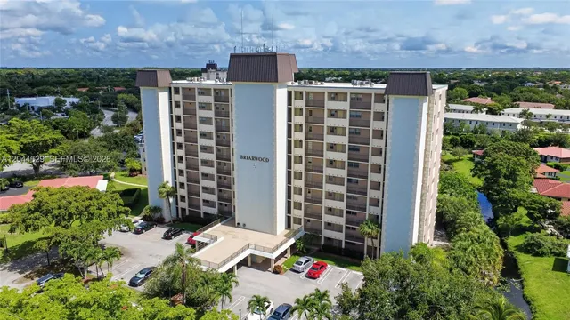 2-bedroom home at 9101 W Sample Road #306, Coral Springs
