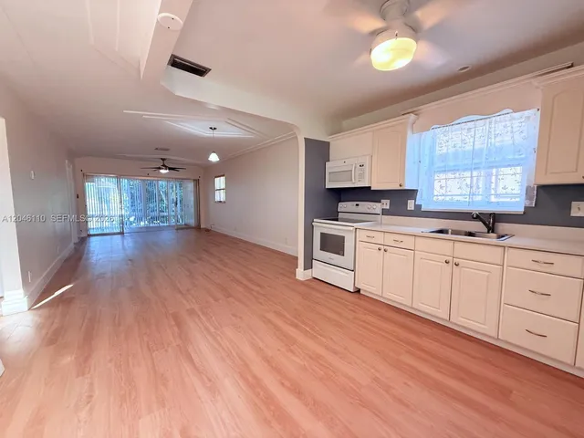 2-bedroom home at 2832 Fillmore Street #20, Hollywood