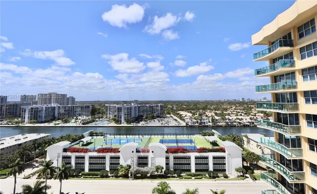 1-bedroom rental at 2501 S Ocean Drive #1530, Hollywood