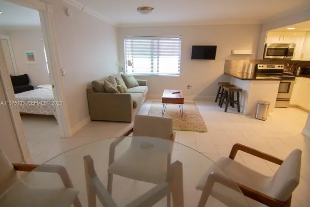1-bedroom rental at 753 Michigan Avenue #2C, Miami Beach