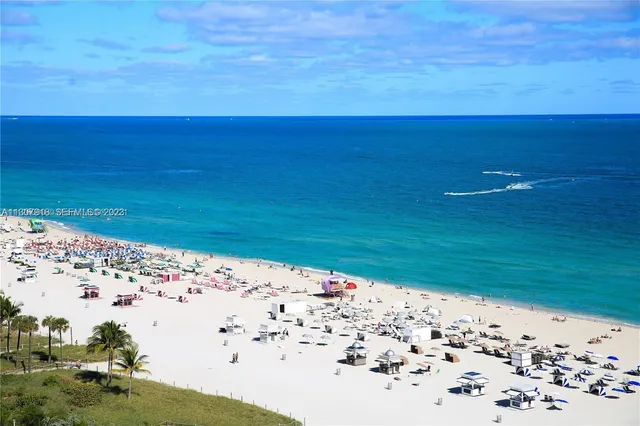 1-bedroom rental at 100 Lincoln Road #1643, Miami Beach