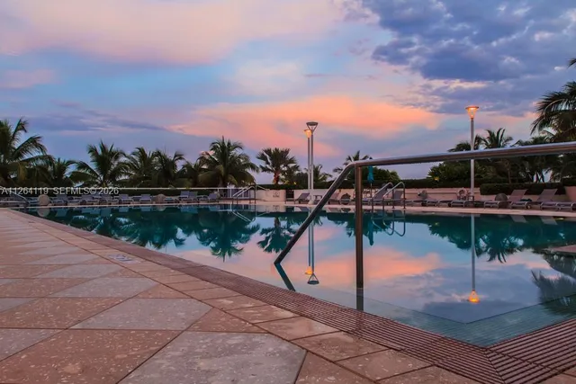 1-bedroom rental at 100 Lincoln Road #943, Miami Beach