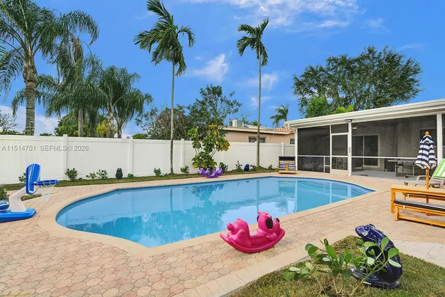 5-bedroom rental at 5500 Cleveland Street, Hollywood