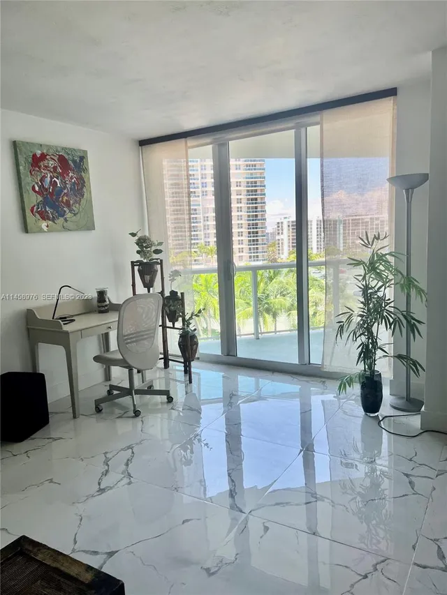 1-bedroom rental at 3801 S Ocean Drive #6S, Hollywood