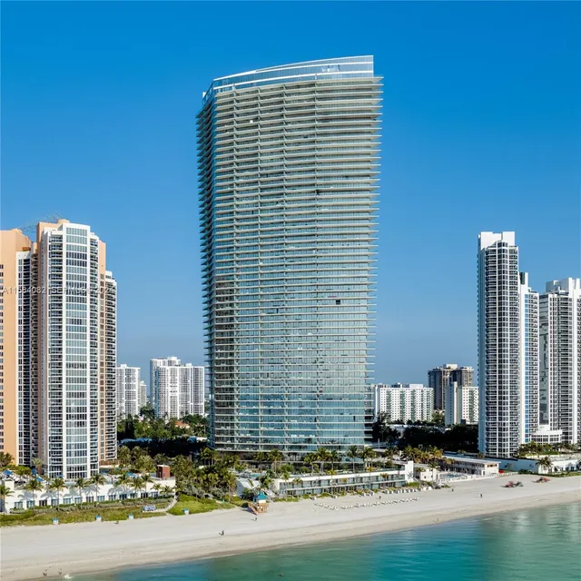 4-bedroom rental at 18975 Collins Avenue #5102, Sunny Isles Beach