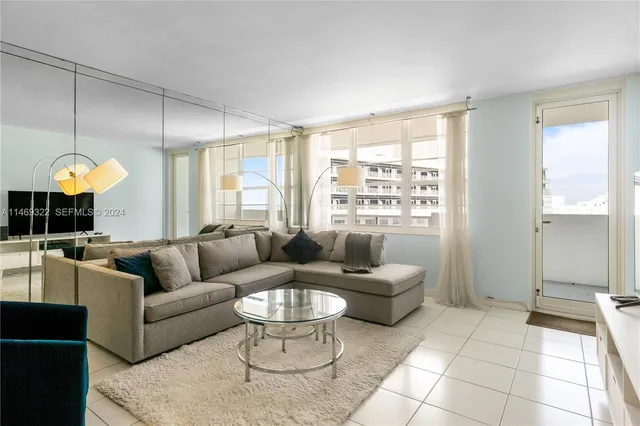 1-bedroom rental at 100 Lincoln Road #1043, Miami Beach