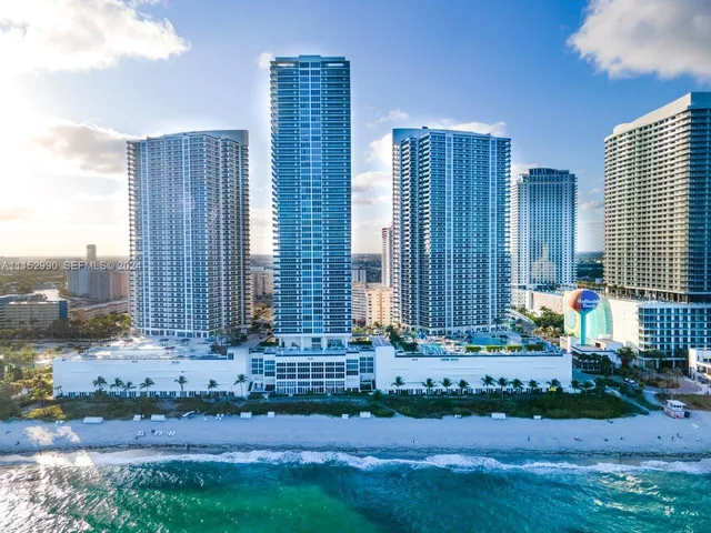 2-bedroom rental at 1830 Ocean Drive #4710, Hallandale Beach