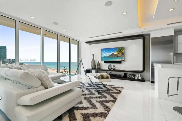 2-bedroom rental at 100 Lincoln Road #PH6, Miami Beach