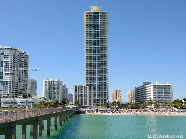 2-bedroom rental at 16699 Collins Avenue #2409, Sunny Isles Beach