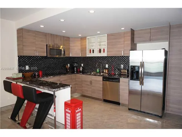 2-bedroom rental at 19370 Collins Seasonal Avenue #1611, Sunny Isles Beach