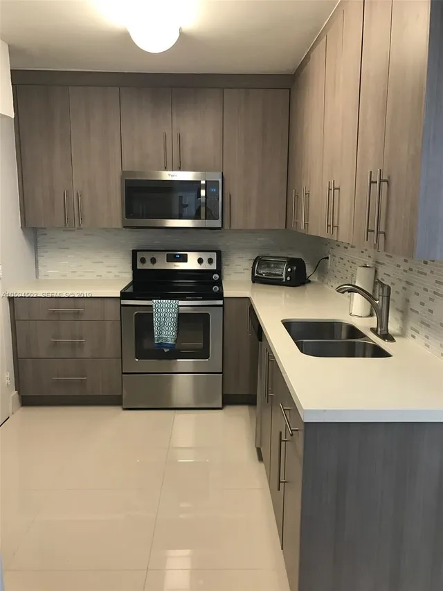 2-bedroom rental at 3801 S Ocean Drive #10V, Hollywood