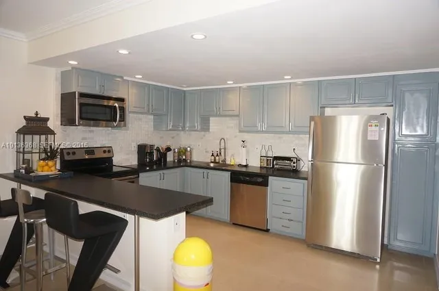 1-bedroom rental at 19370 Collins Seasonal Avenue #923, Sunny Isles Beach