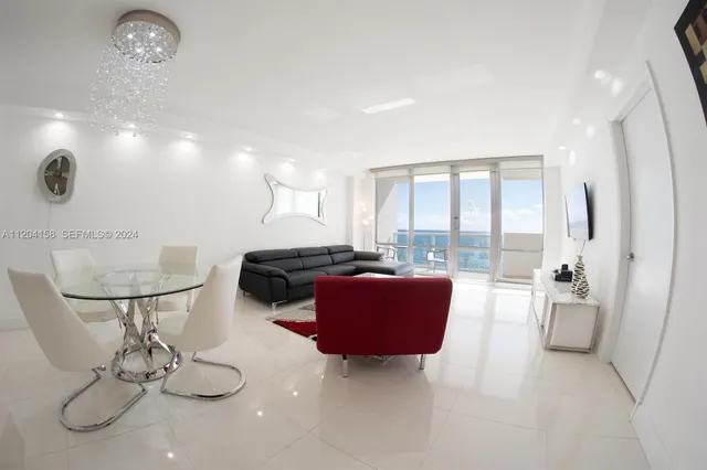 2-bedroom rental at 5601 Collins Avenue #1603, Miami Beach