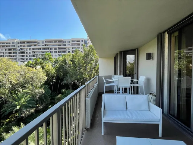 2-bedroom rental at 101 Crandon Boulevard #473, Key Biscayne
