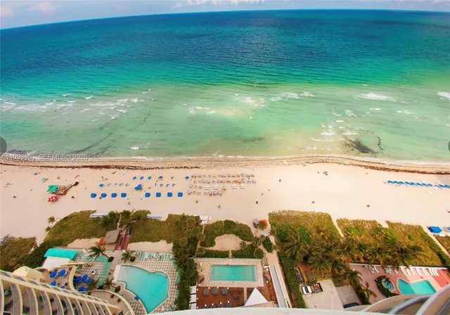 1-bedroom rental at 17315 Collins Avenue #1555, Sunny Isles Beach