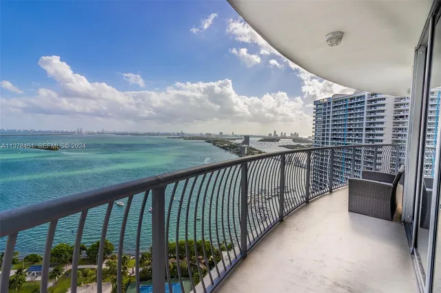 2-bedroom rental at 1750 N Bayshore Drive #3201, Miami