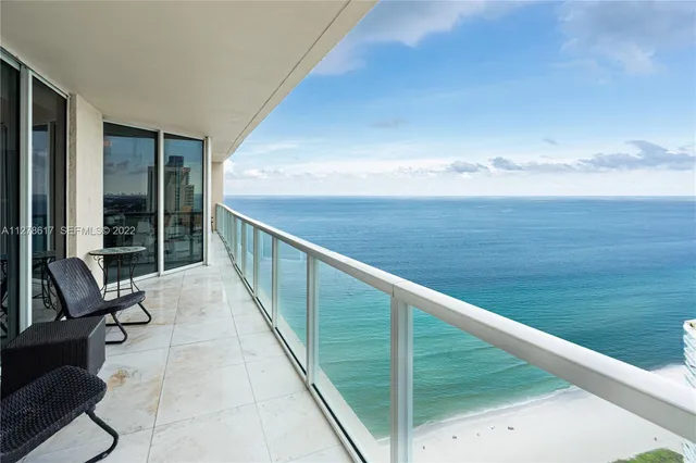 2-bedroom rental at 16699 Collins Avenue #4108, Sunny Isles Beach