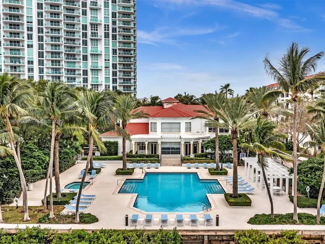2-bedroom rental at 3245 NE 184th Street #13404, Aventura