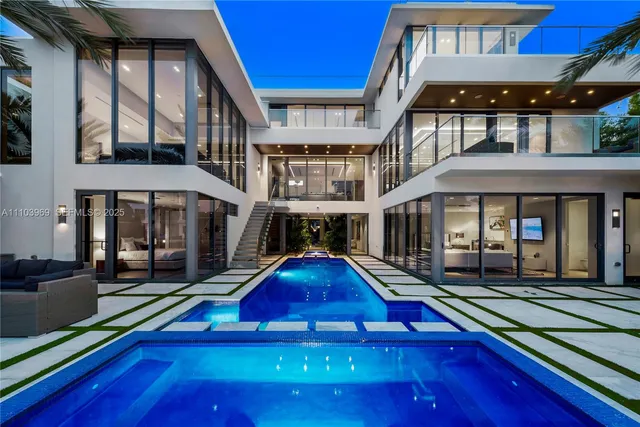 6-bedroom rental at 440 Mola Avenue, Fort Lauderdale