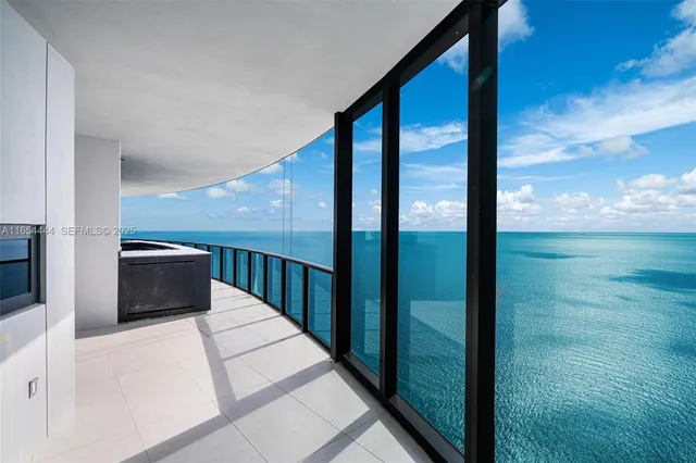 3-bedroom rental at 18555 Collins Avenue #5001, Sunny Isles Beach