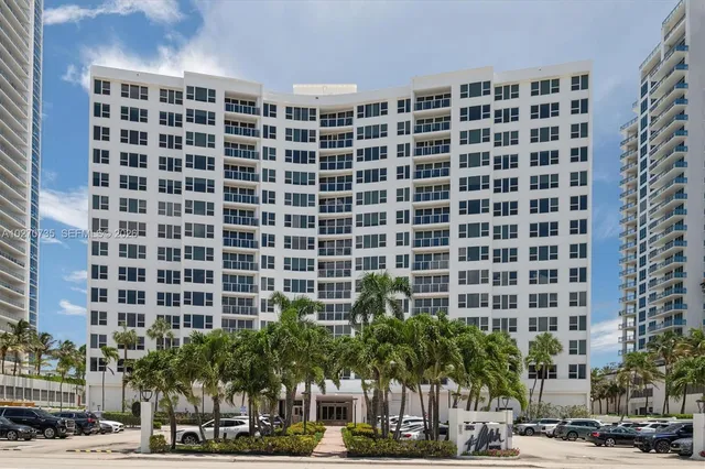 1-bedroom rental at 3505 S Ocean Drive #607, Hollywood