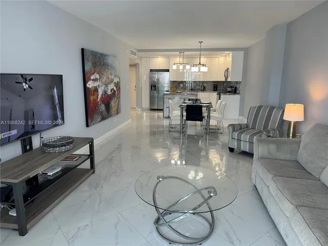 1-bedroom rental at 19370 Collins Avenue #1208, Sunny Isles Beach