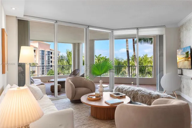 2-bedroom rental at 705 Crandon Blvd 405 #405, Key Biscayne