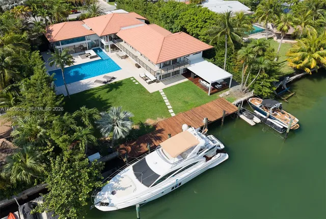 5-bedroom rental at 201 Knollwood Drive, Key Biscayne