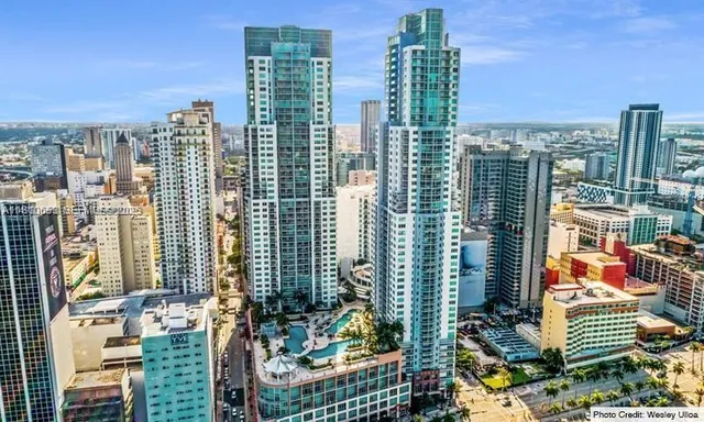 1-bedroom rental at 244 Biscayne Boulevard #643, Miami