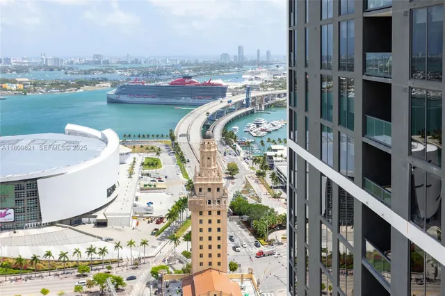 2-bedroom rental at 159 NE 6th Street #3001, Miami