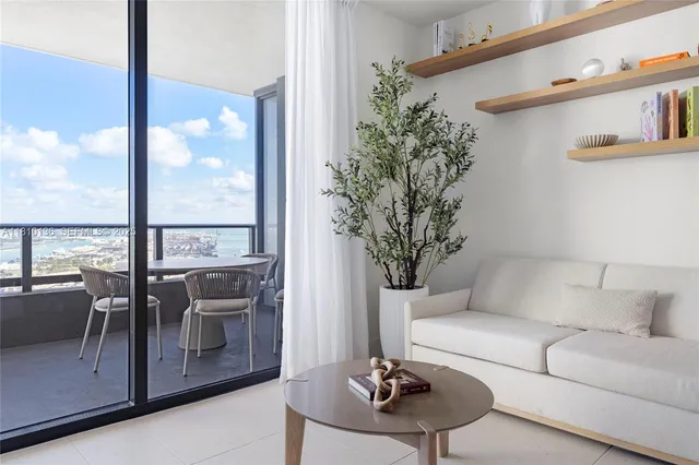 3-bedroom rental at 159 NE 6th Street #3615, Miami