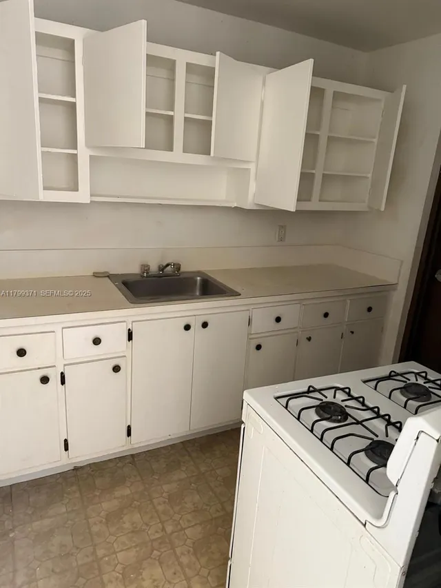 3-bedroom rental at 1600 NW 4th Avenue #16A, Miami