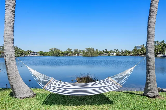 4-bedroom rental at 2541 NE 195th Street #0, Miami