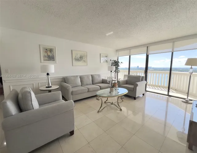2-bedroom rental at 1000 W Island Boulevard #2412, Aventura