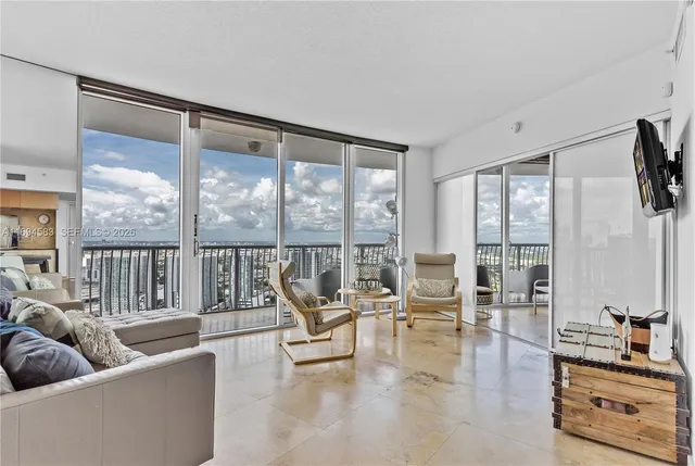 2-bedroom rental at 1750 N Bayshore Drive #5014, Miami