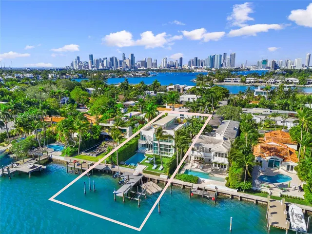 8-bedroom rental at 227 E Dilido Drive, Miami Beach