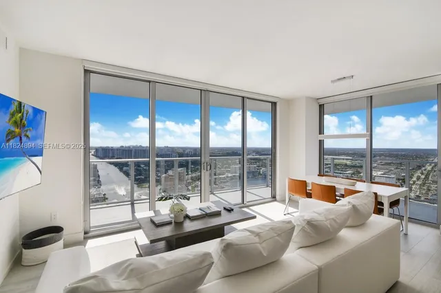 3-bedroom rental at 4010 S Ocean Drive #T3708, Hollywood