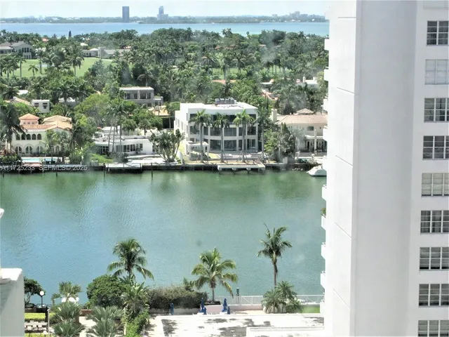 1-bedroom rental at 5701 Collins Avenue #1011, Miami Beach