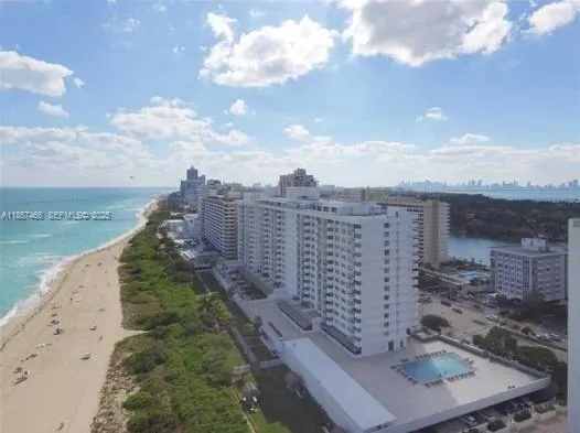 1-bedroom rental at 5601 Collins Avenue #1115, Miami Beach