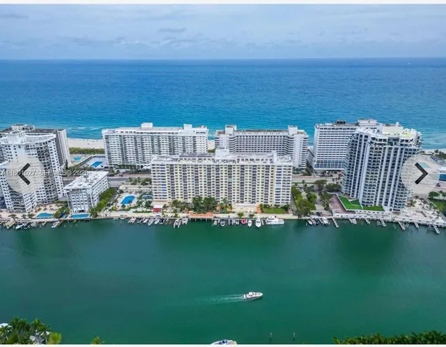 3-bedroom rental at 5600 Collins Avenue #14K, Miami Beach