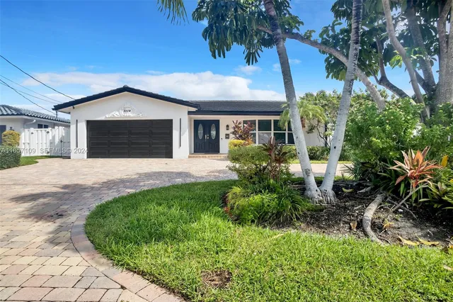 4-bedroom rental at 5220 NE 26th Avenue, Fort Lauderdale