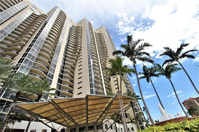 2-bedroom rental at 17555 Collins Avenue #2502, Sunny Isles Beach