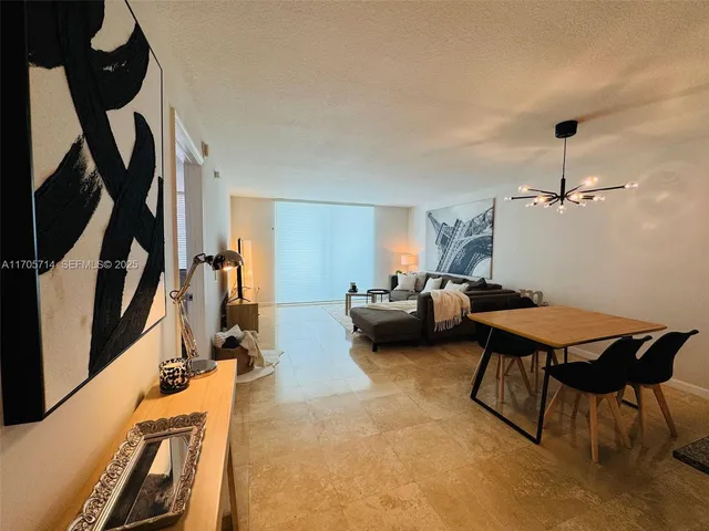 1-bedroom rental at 1200 Brickell Bay Drive #3220, Miami
