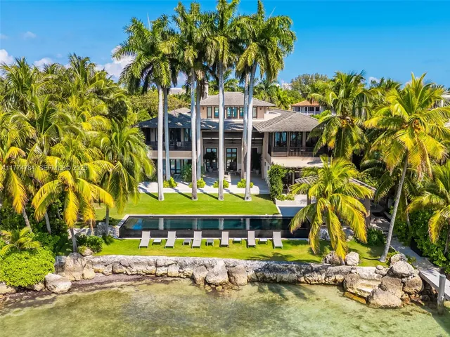 8-bedroom rental at 9 Harbor Point, Key Biscayne