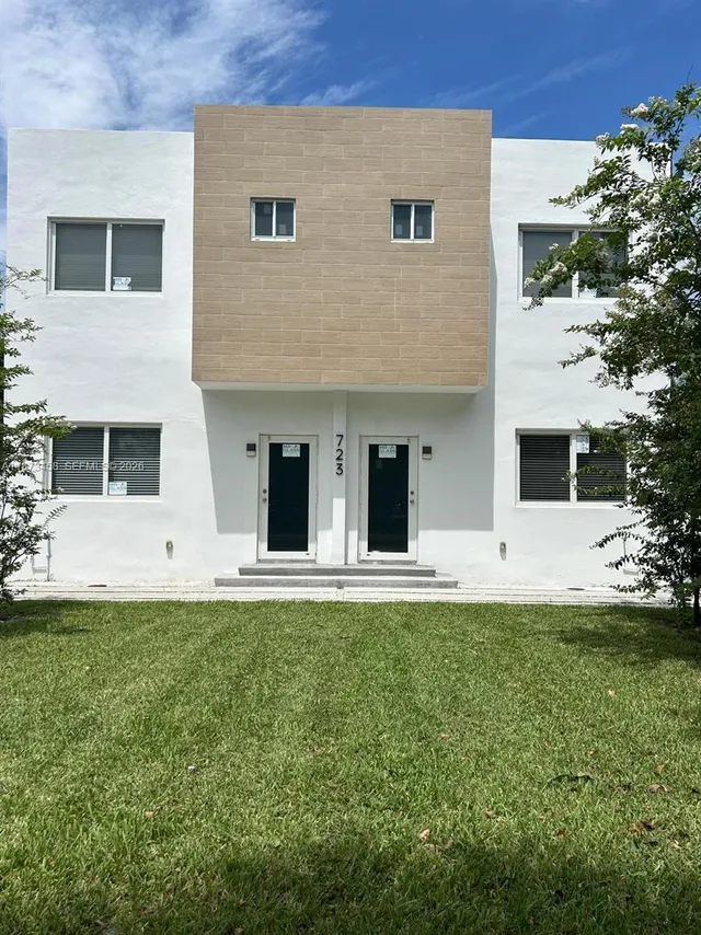 3-bedroom rental at 723 NW 19th Avenue #B, Fort Lauderdale